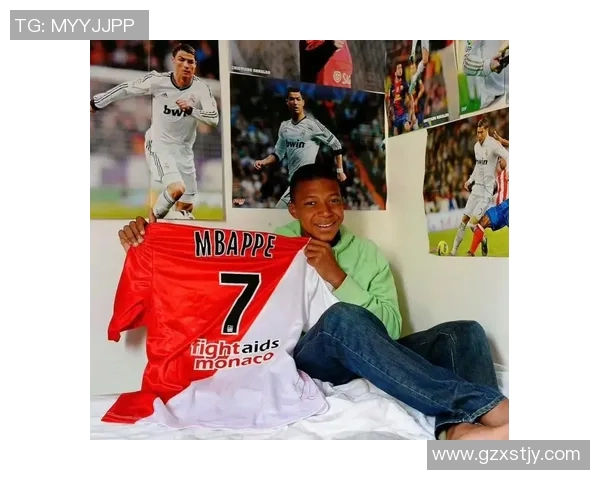 足球明星心中的童年偶像揭秘他们的成长故事与梦想启航 足球明星心中的童年偶像揭秘他们的成长故事与梦想启航